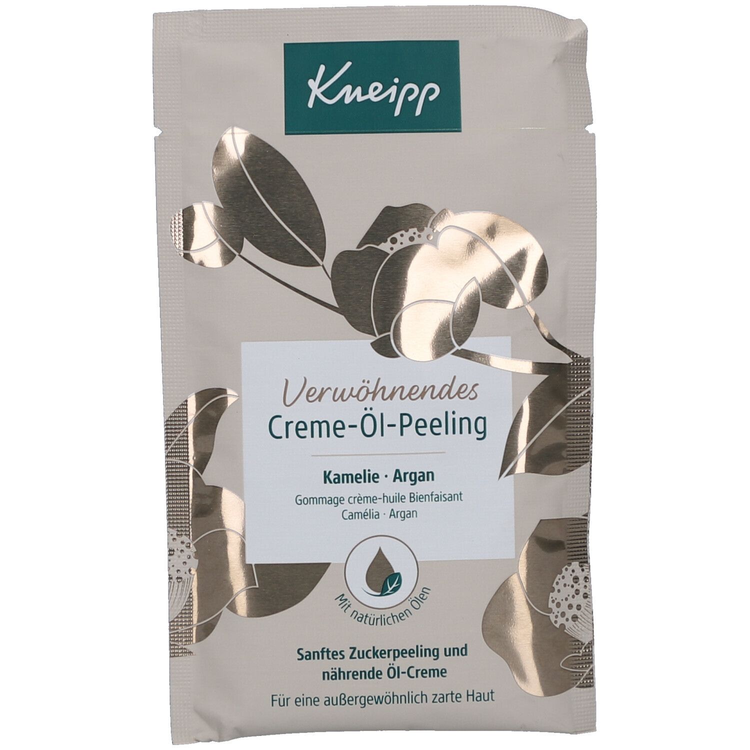 Beutel mit Kneipp Creme-Öl-Peeling. Oben Logo, darunter Produktname und Inhaltsstoffe. Blütenmuster und Schriftzug.