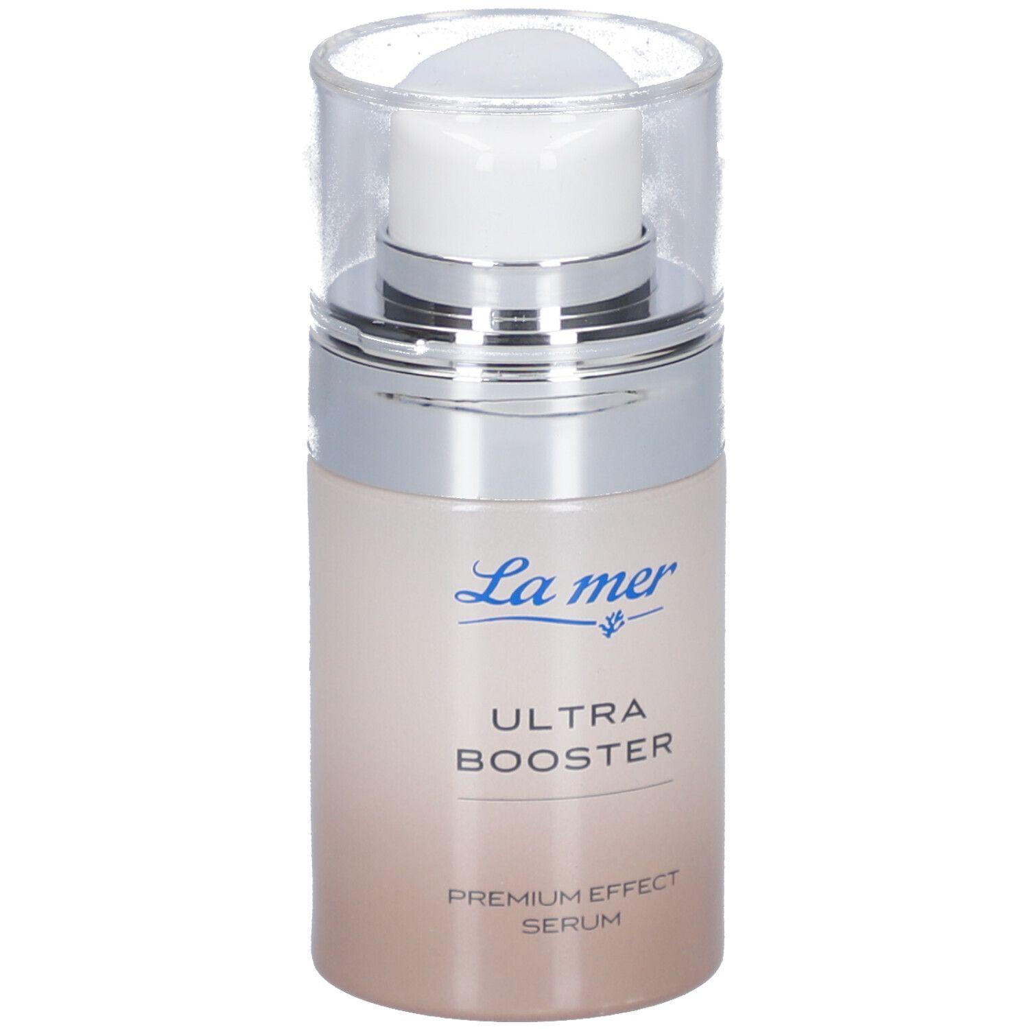 Serumflasche mit Pumpkopf. La mer-Logo und Produktbezeichnung ULTRA BOOSTER. Farbverlauf von hellbraun zu weiß.