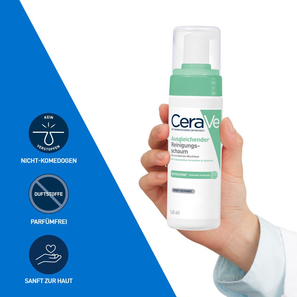 CeraVe Ausgleichender Reinigungsschaum. Flasche in Hand gehalten. Nicht-komedogen, parfümfrei.