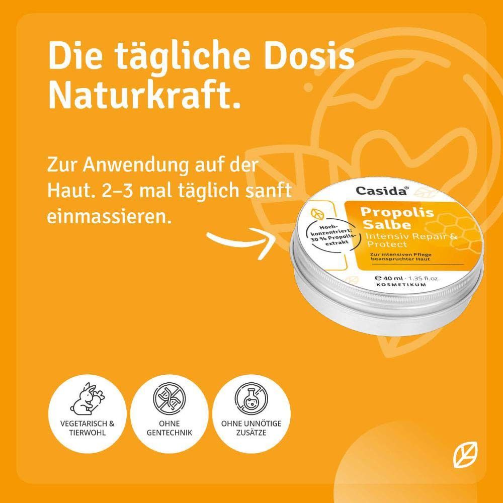 Casida Propolis Salbe. Anwendung: 2-3 mal täglich sanft einmassieren. Logos: Vegetarisch & Tierwohl, Ohne Gentechnik, Ohne unnötige Zusätze.