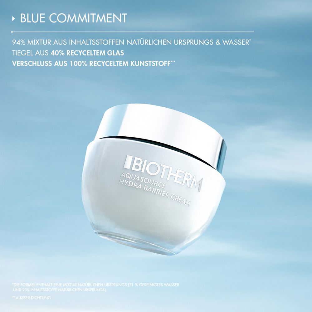 Weißes Tiegel mit silbernem Deckel. BIOTHERM, AQUASOURCE HYDRA BARRIER CREAM. Text: 94% Mischung aus Inhaltsstoffen natürlichen Ursprungs.