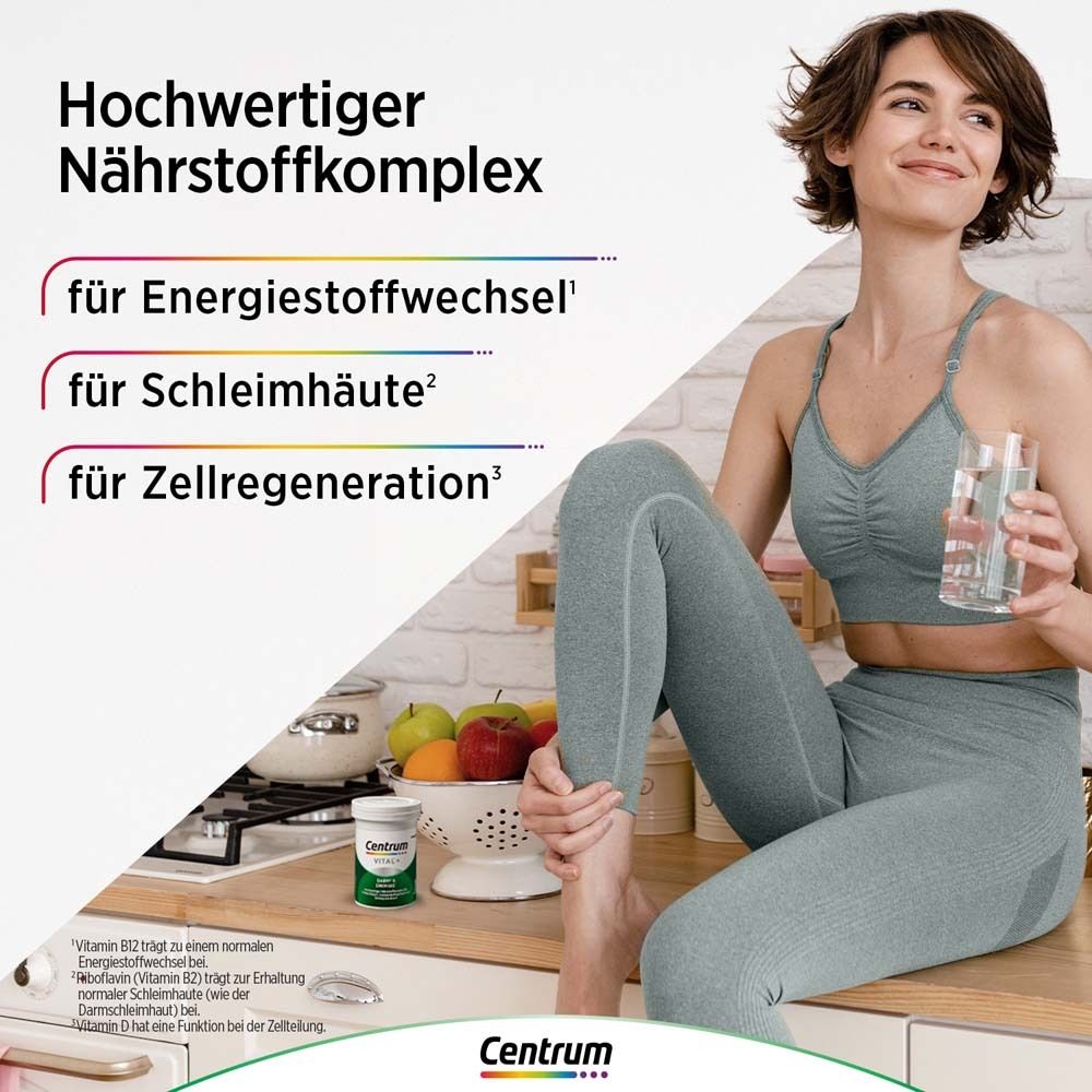 Frau sitzt, hält Glas Wasser. Text: für Energiestoffwechsel, für Schleimhäute, für Zellregeneration. Produkt im Hintergrund.