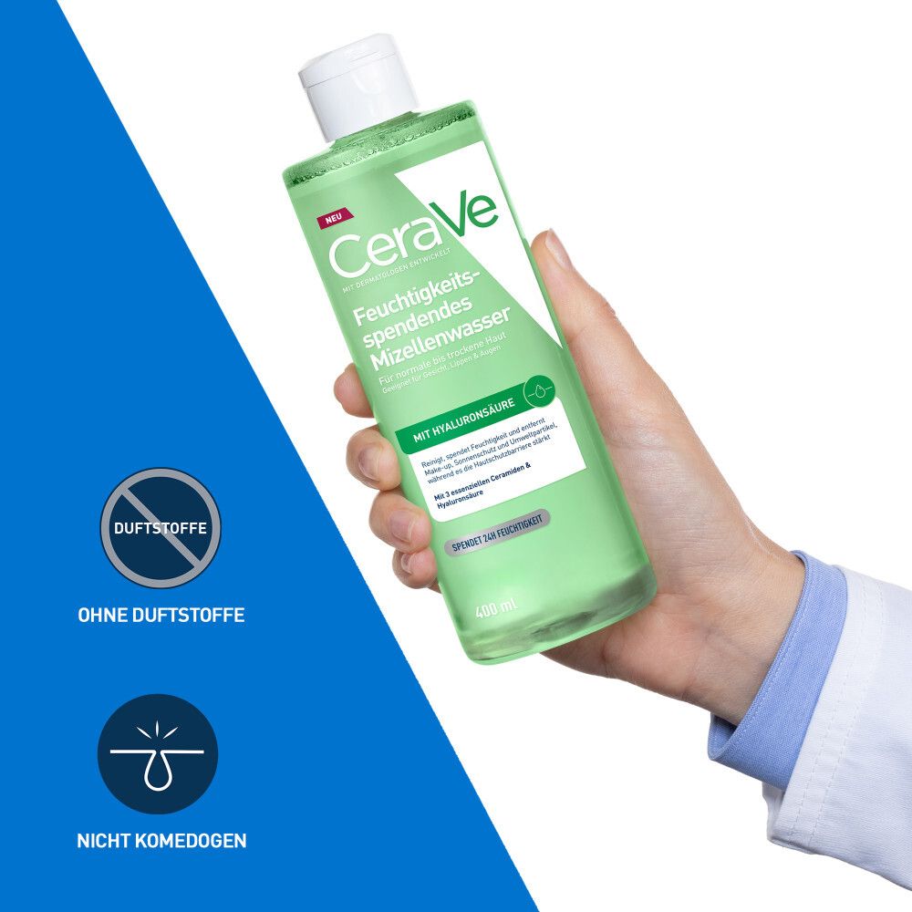 Hand hält CeraVe Mizellenwasser. Ohne Duftstoffe, nicht komedogen.