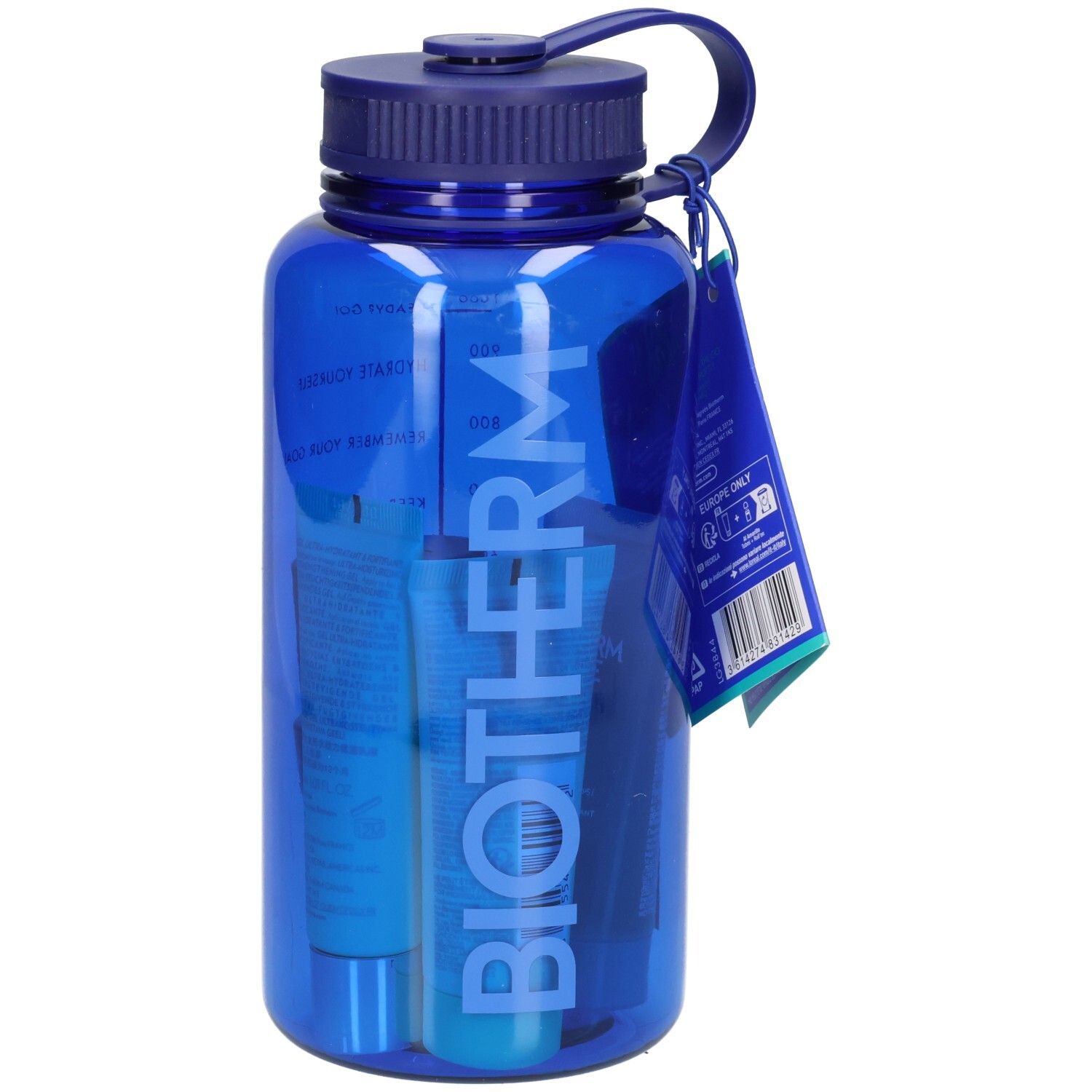 Blauer Trinkbehälter mit Henkel, gefüllt mit BIOTHERM Produkten. Mit Messskala und Anhänger.
