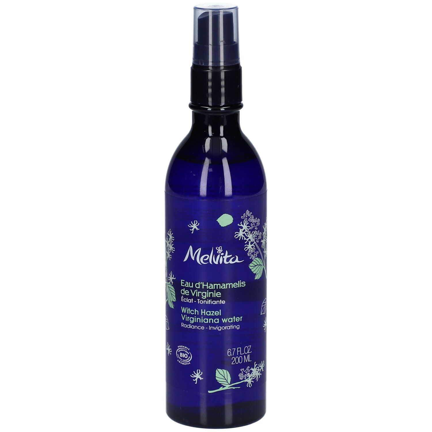 Blaue Flasche mit Zerstäuber. Aufschrift: Melvita, Eau d'Hamamélis de Virginie, Witch Hazel Virginiana water. Bio-Siegel.