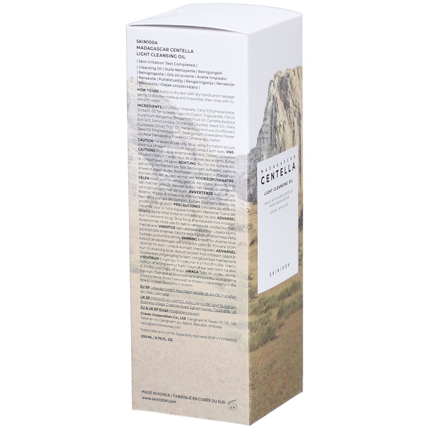 Weiße Produktverpackung mit Text. Enthält Informationen zu Inhaltsstoffen und Anwendung. Marke: SKIN1004.