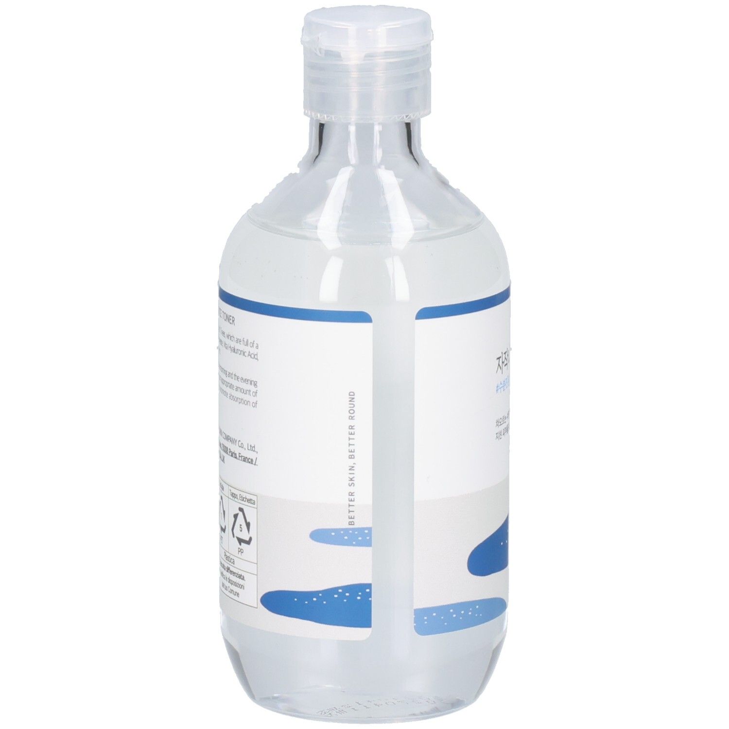 Rückansicht der transparenten Flasche mit blau-weißem Etikett. Koreanische Schriftzeichen.
