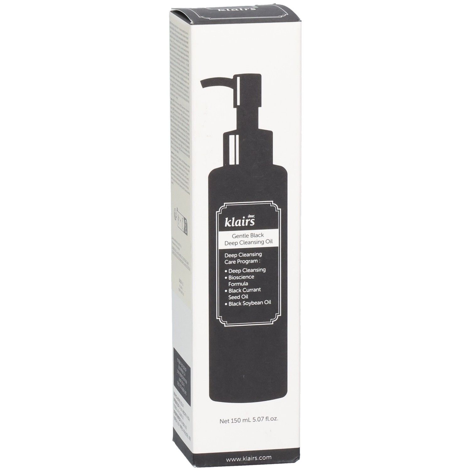 Weiße Verpackung mit schwarzer Produktabbildung. Text: Gentle Black Deep Cleansing Oil. Pumpe. Vorderseite.