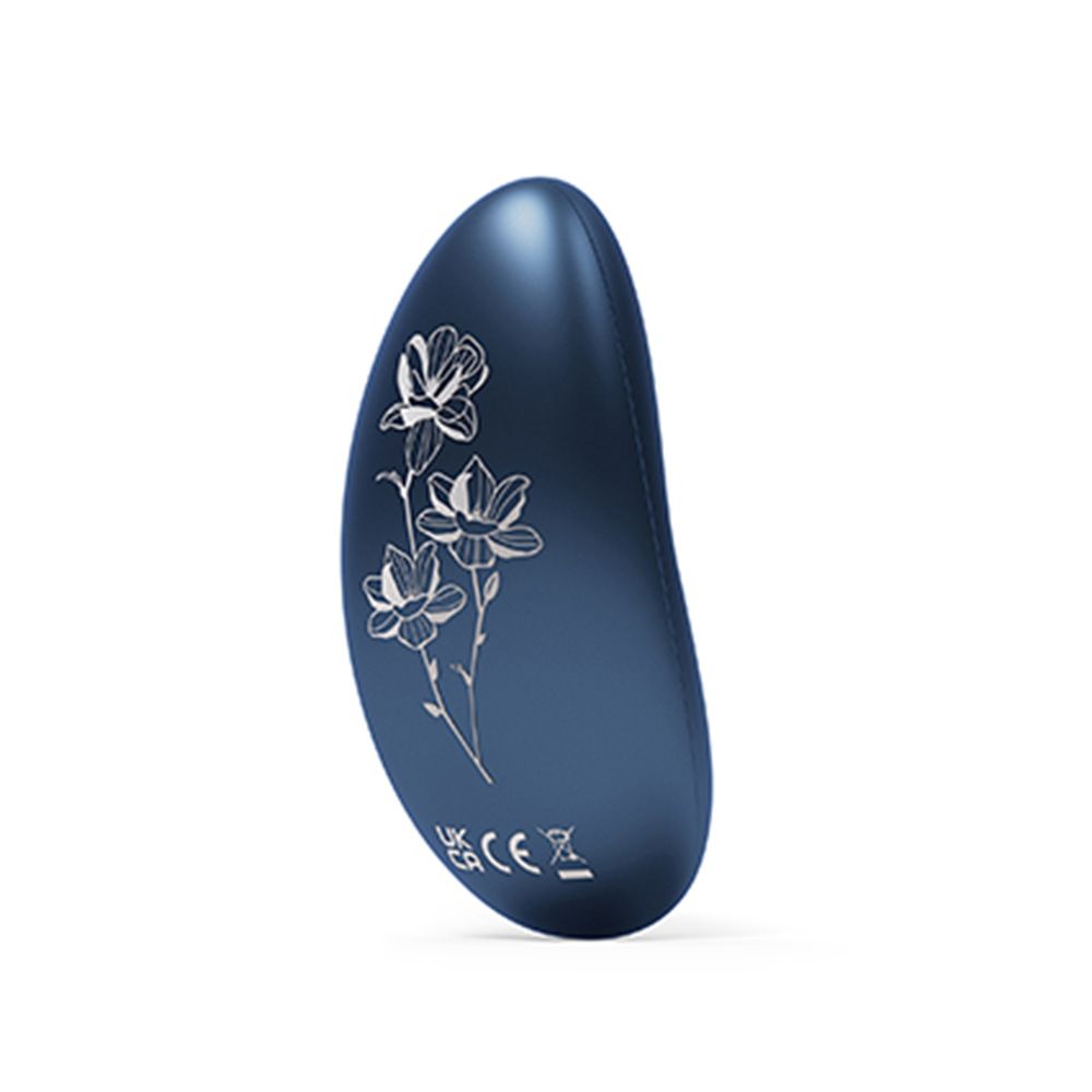 Blauer Vibrator mit Blumenmuster. Marke LELO.