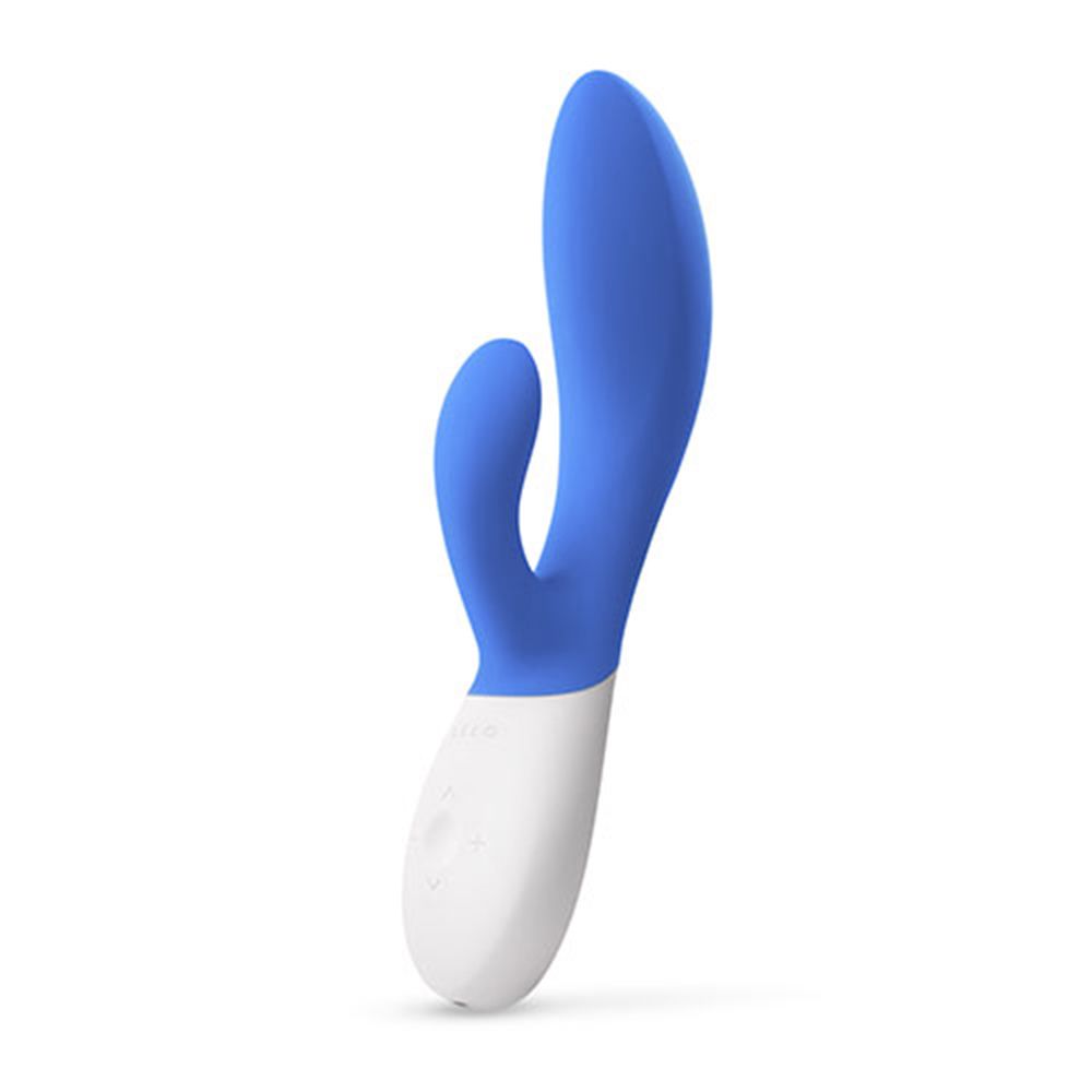 Blau-weißes Wellness-Produkt mit gebogener Form. Zwei Arme, ein abgerundeter Kopf. Weißer Sockel mit Knopf.