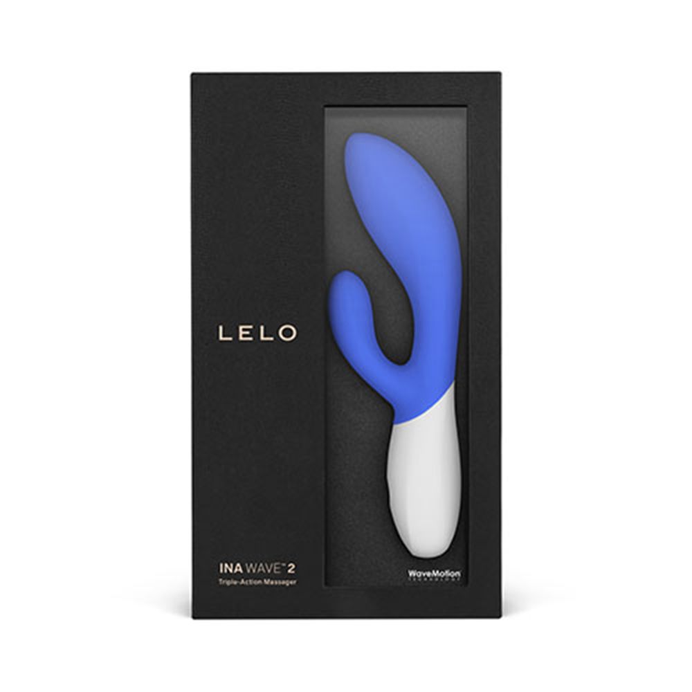 Schwarze Verpackung mit Fenster. Blau-weißes Wellness-Produkt sichtbar. Text: LELO, INA WAVE 2.