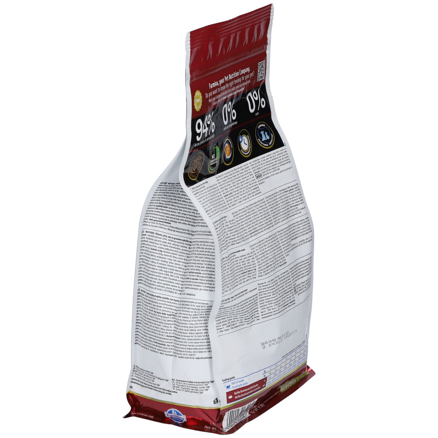 Schräge Rückansicht des Trockenfutterbeutels. Aufdruck: 94% tierischen Ursprungs, 0% künstliche Konservierungsstoffe, 0% Getreide. Farmina Logo.