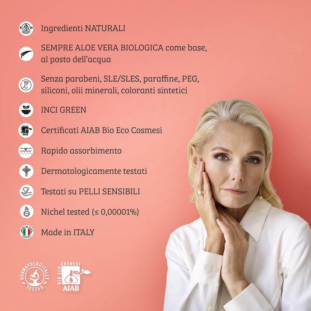 Frau mit Liste von Produktmerkmalen, darunter AIAB-Zertifizierung und Made in Italy.