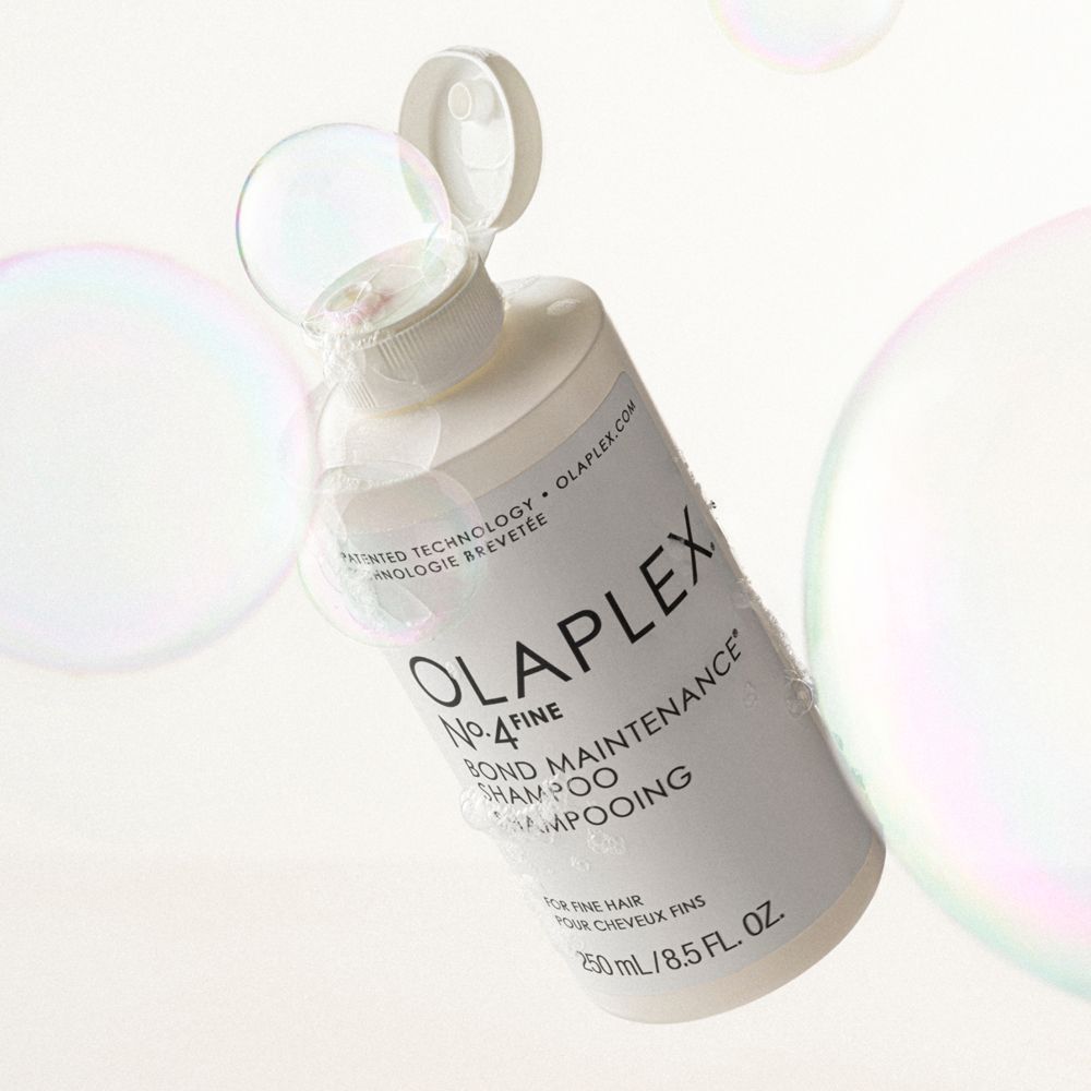 Weiße Flasche Olaplex No. 4 Bond Maintenance Shampoo für feines Haar, 250ml.