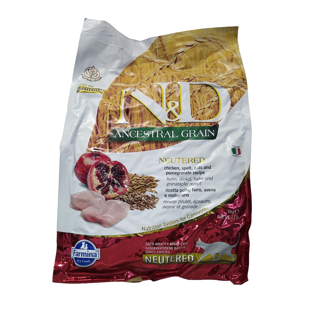 Verpackung Trockenfutter. Aufschrift: N&D Ancestral Grain Neutered. Abbildung von Granatapfel, Huhn und Getreide.