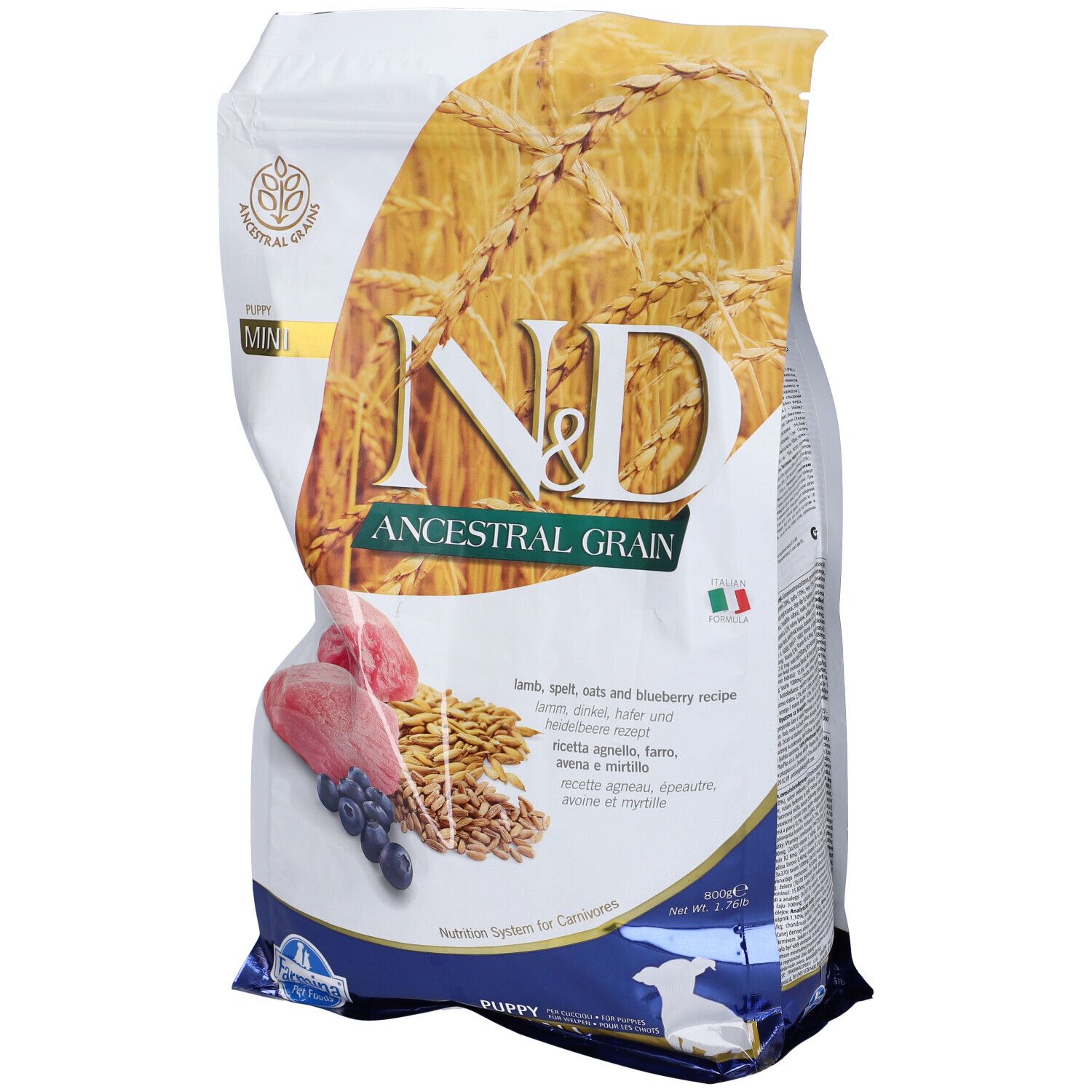Beutel Trockenfutter mit N&D-Logo, Getreide-Illustration, Zutaten-Abbildungen. Text: Ancestral Grain, Puppy Mini.