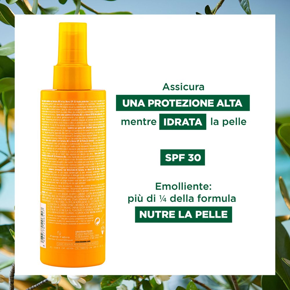 Rückseite der Sonnencreme-Sprühflasche. Text: Schützt und spendet Feuchtigkeit. SPF 30. Enthält mehr als 1/4 der Formel, die die Haut nährt.