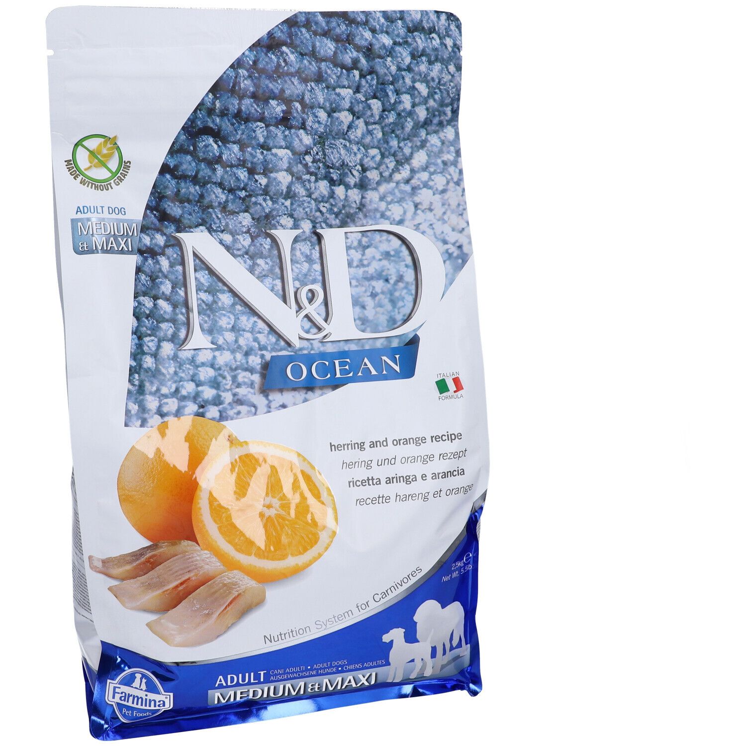 Trockenfutter-Verpackung, N&D Ocean. Abbildung von Orange und Fisch. Text: Adult, Medium Maxi. Italienische Flagge.