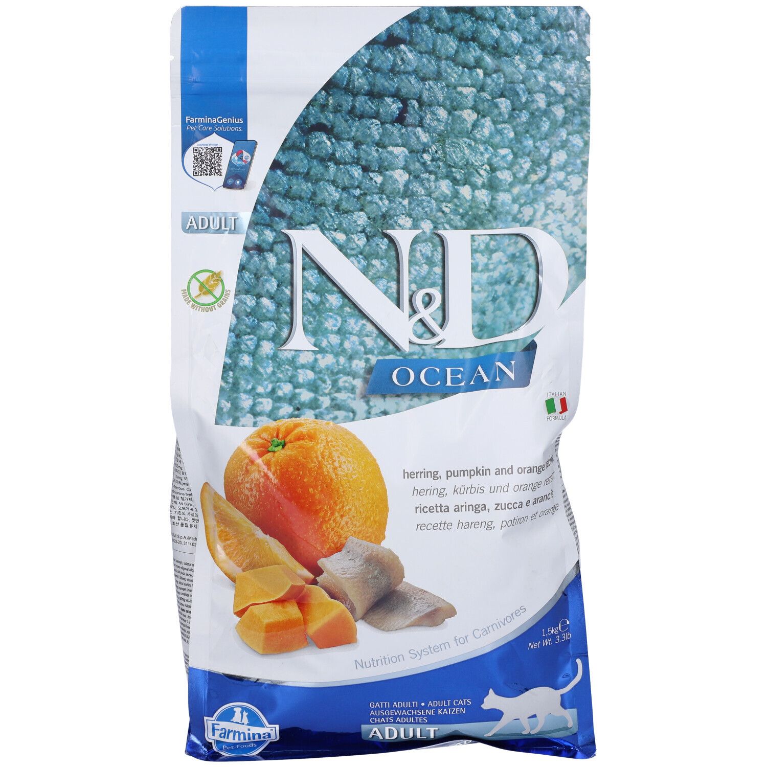 Trockenfutter-Verpackung. N&D Ocean, Hering & Kürbis. Abbildung von Orange, Kürbis und Hering. Text: Adult.