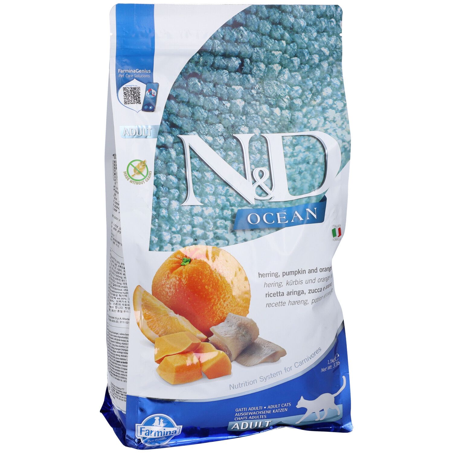 Trockenfutter-Verpackung. N&D Ocean, Hering & Kürbis. Abbildung von Orange, Kürbis und Hering. Text: Adult.