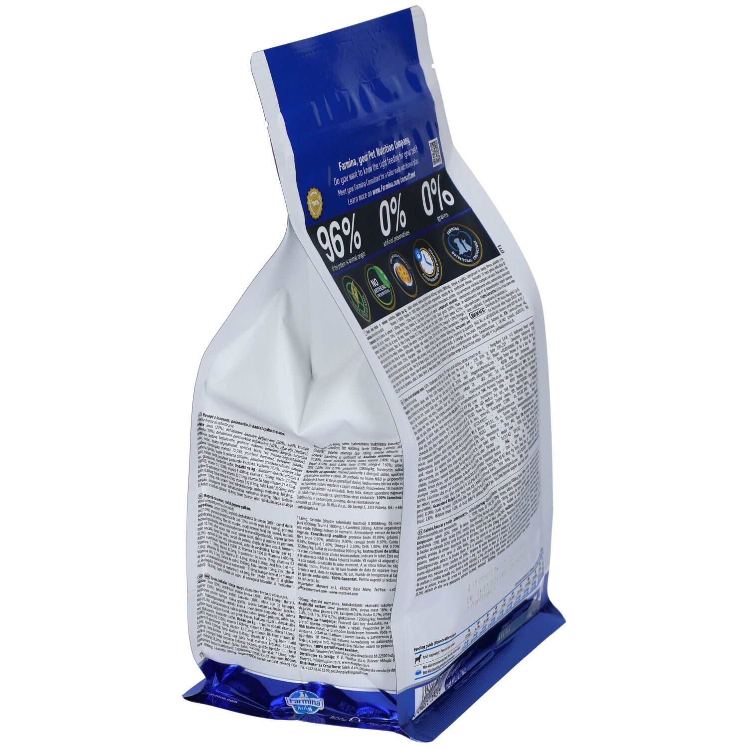Trockenfutter-Beutel, Rückansicht, schräg. Text: 96% tierische Proteine, 0% Getreide, 0% künstliche Konservierungsstoffe. Farmina Logo.
