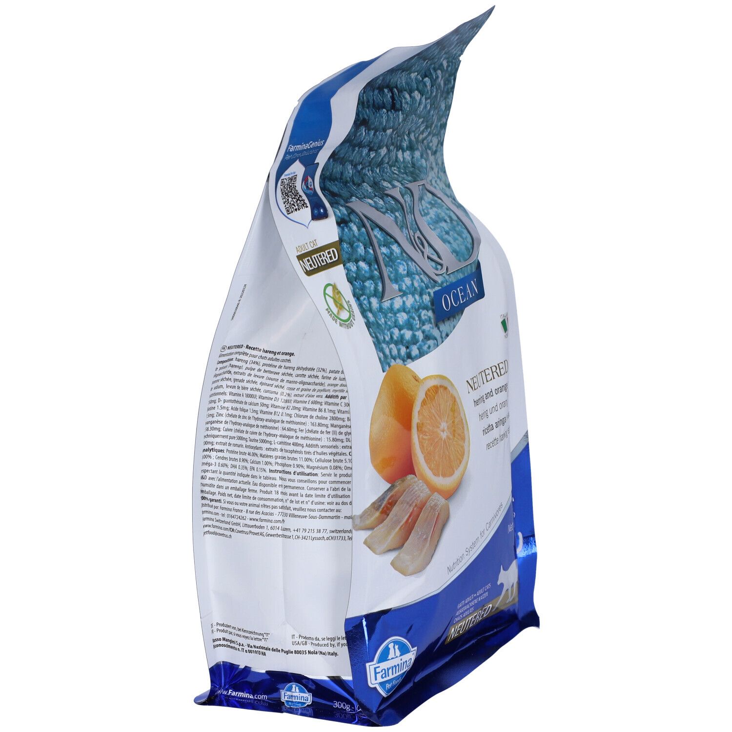 Seitenansicht der Verpackung Trockenfutter Farmina N&D Ocean. Abbildung von Orange und Hering. Text: NEUTERED.