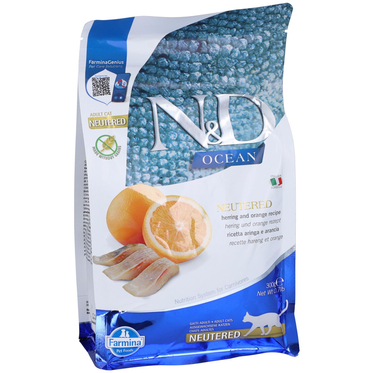 Schrägansicht der Verpackung Trockenfutter Farmina N&D Ocean. Abbildung von Orange und Hering. Text: NEUTERED, 300g, Farmina.