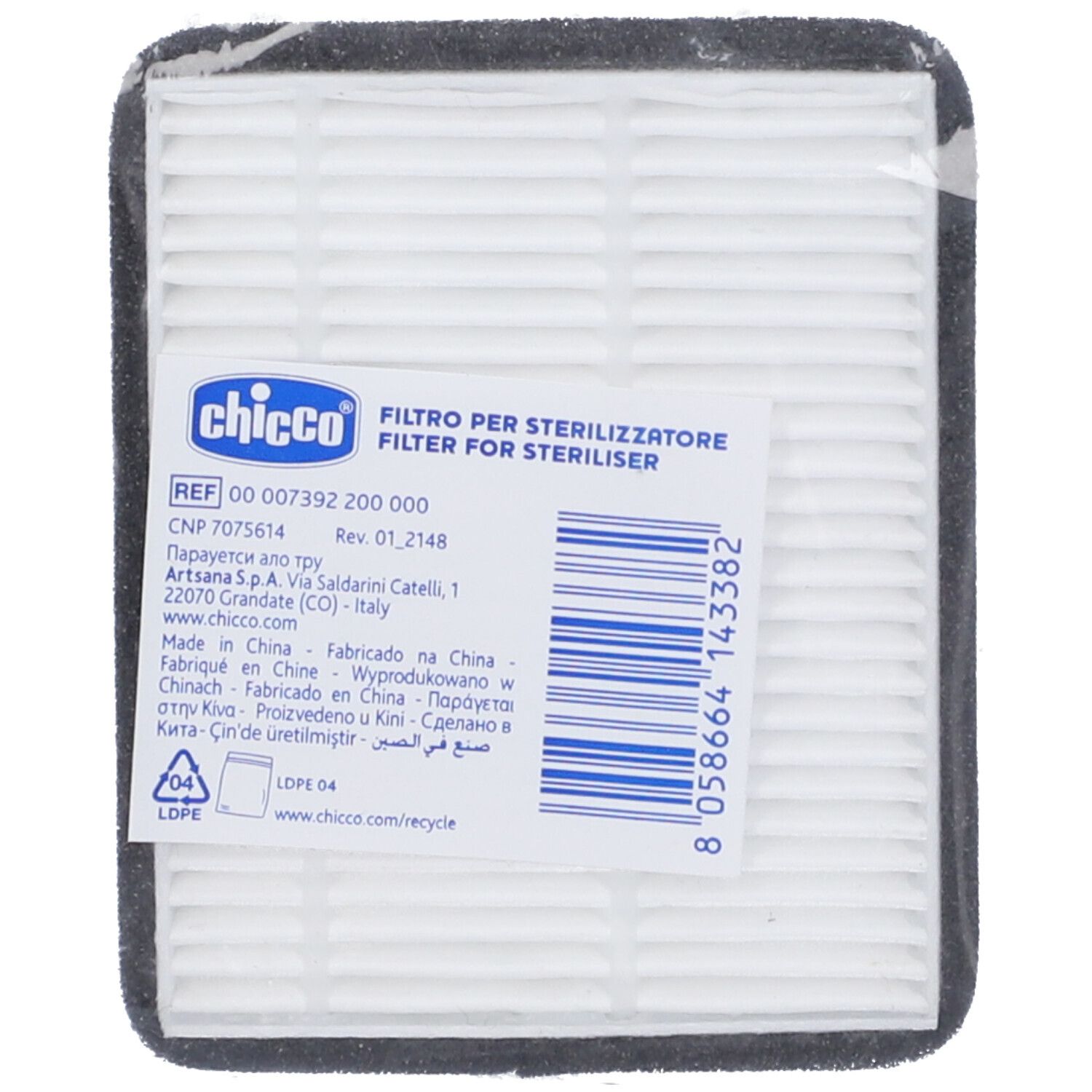 Filter für Sterilisator. Weißes, rechteckiges Element mit Gitterstruktur, in Folie verpackt. Mit Etikett und Markenschriftzug.