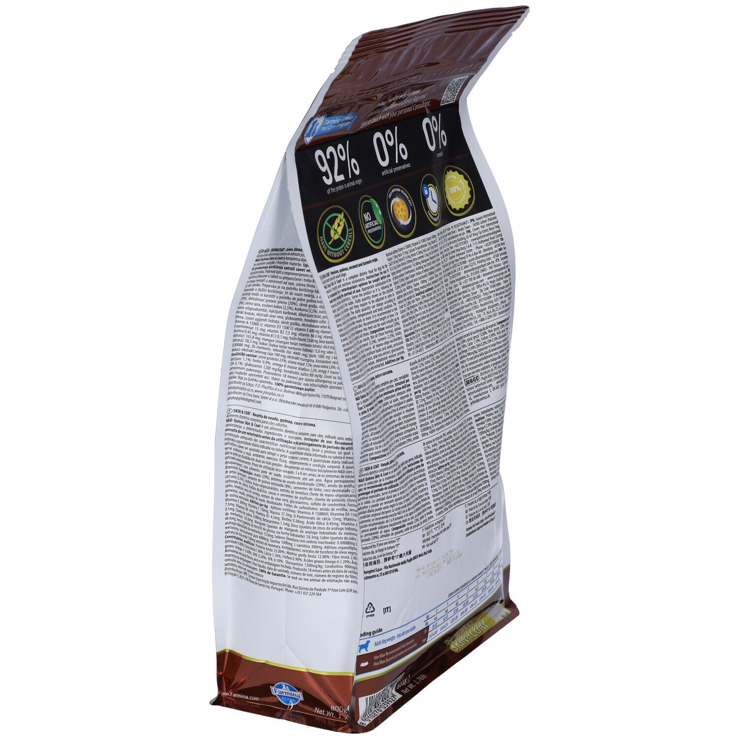 Rückseite der Trockenfutter-Verpackung, schräg. Textinformationen, Nährwertangaben, Zutatenliste. Farmina Logo. 92% tierischen Ursprungs.