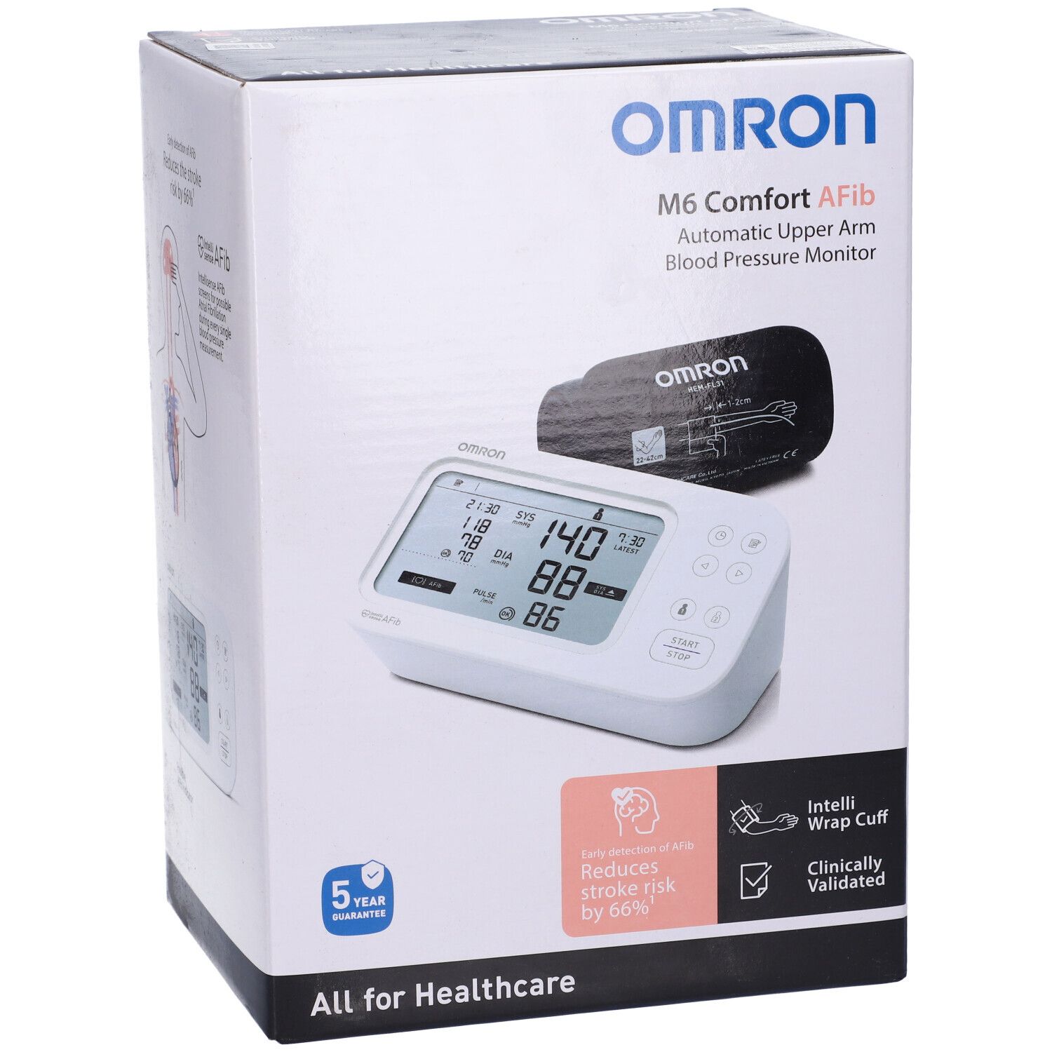 Omron M6 Comfort AFib Oberarm-Blutdruckmessgerät auf Kartonverpackung mit Abbildung des Geräts und Manschette.