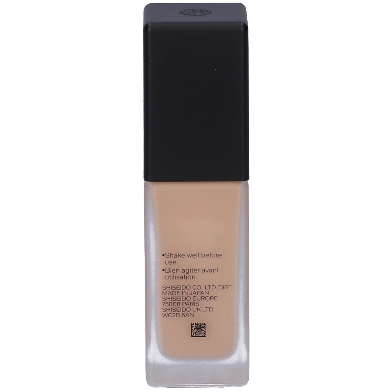 Rückseite der Shiseido Synchro Skin Foundation. Text mit Anweisungen und Herstellerinformationen. QR-Code und schwarzer Deckel.