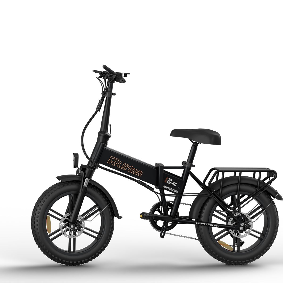 Schwarzes Faltrad mit Gepäckträger. Reifen, Sattel und Lenker sind schwarz. Das Fahrrad hat den Schriftzug "Ruitoo".