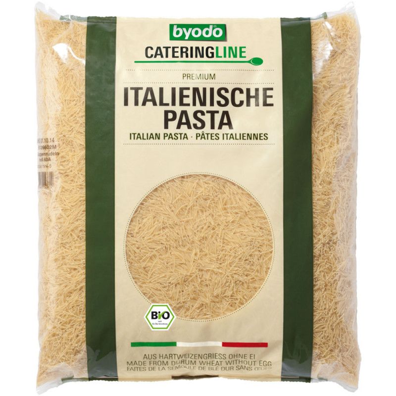 Transparente Verpackung mit Filini Suppennudeln. Aufdruck: byodo, italienische Pasta, Bio-Siegel.