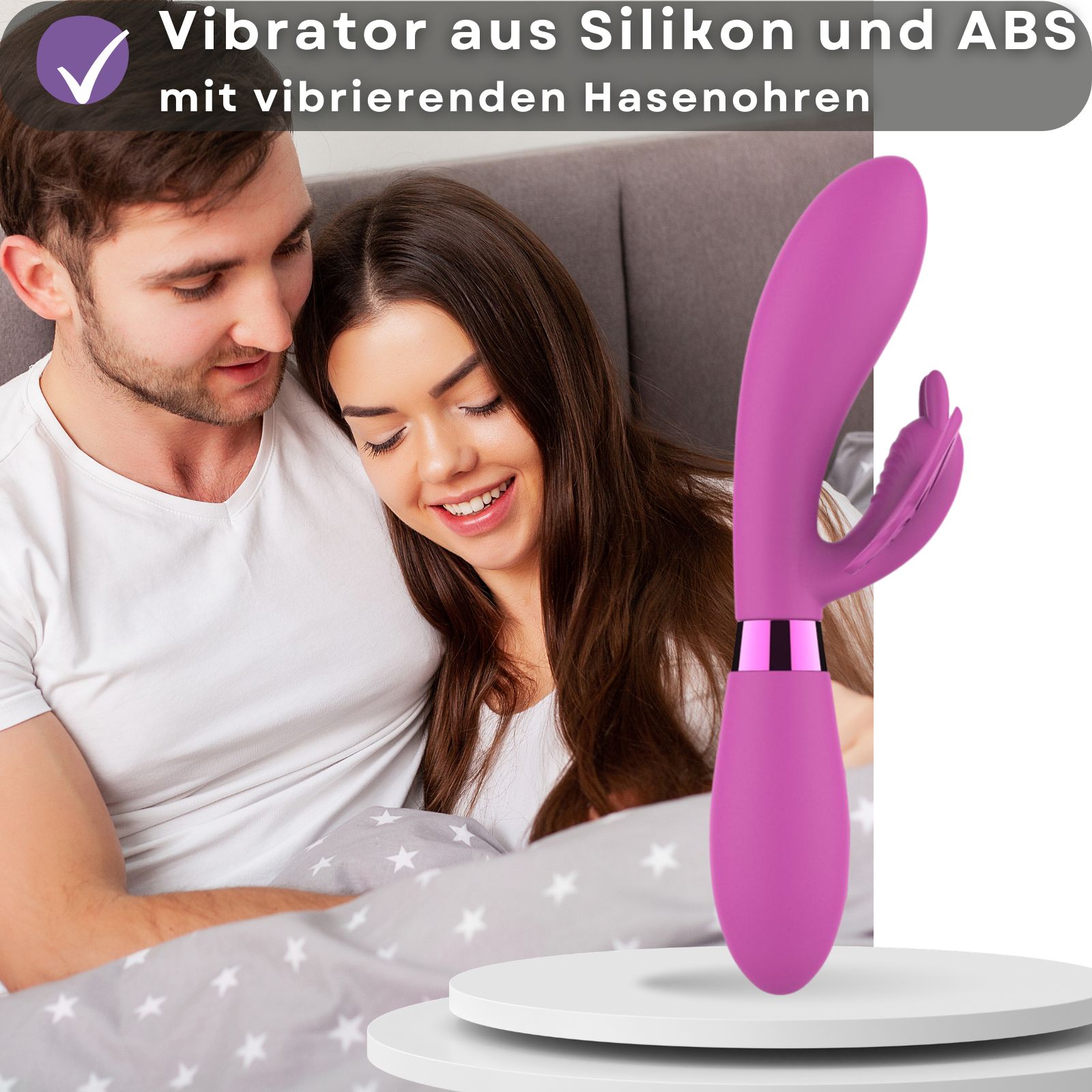 Pinker Vibrator mit Hasenohren. Silikon und ABS. Auf weißer Plattform. Hintergrund: Paar. Vibrationsfunktion.