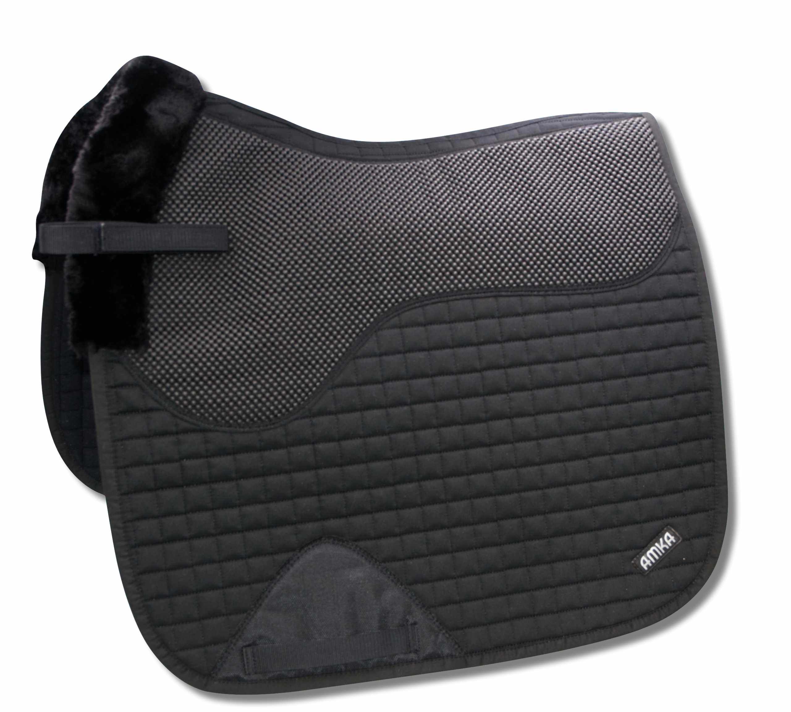 Schwarze Sattelunterlage mit Neopren-Netzmaterial und AMKA-Logo.