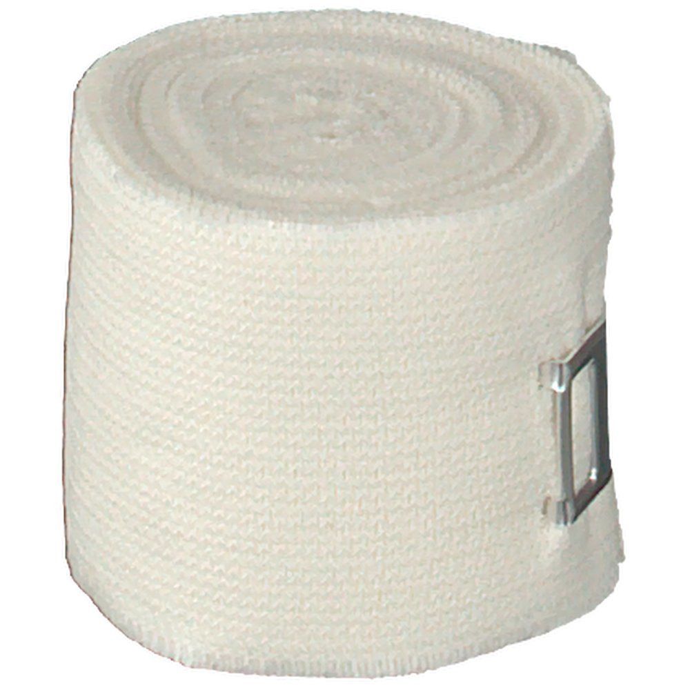Gerollte elastische Bandage. Eine Metallklammer zur Fixierung sichtbar.