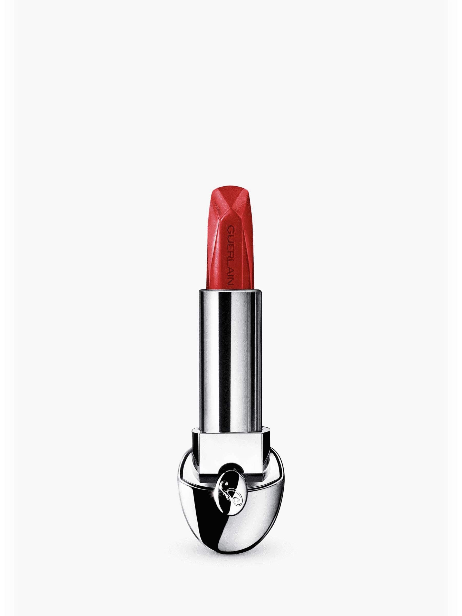 Roter Lippenstift, silberne Hülse, offene Form. Sichtbar: Lippenstiftspitze mit geometrischem Muster.