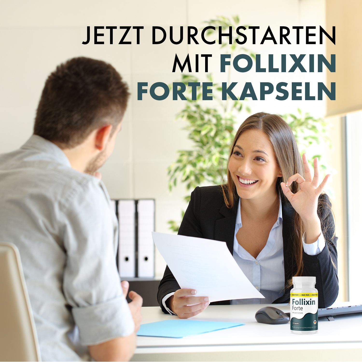 Mann und Frau im Gespräch. Frau zeigt Ok-Geste. Follixin Forte Kapseln-Flasche auf dem Tisch. Text: Jetzt durchstarten mit Follixin Forte Kapseln.
