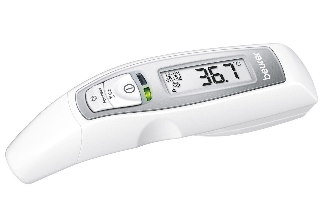 Weißes Thermometer mit digitaler Anzeige. Zeigt 36,7°C an. Marke Beurer. Mit Knöpfen und Display.