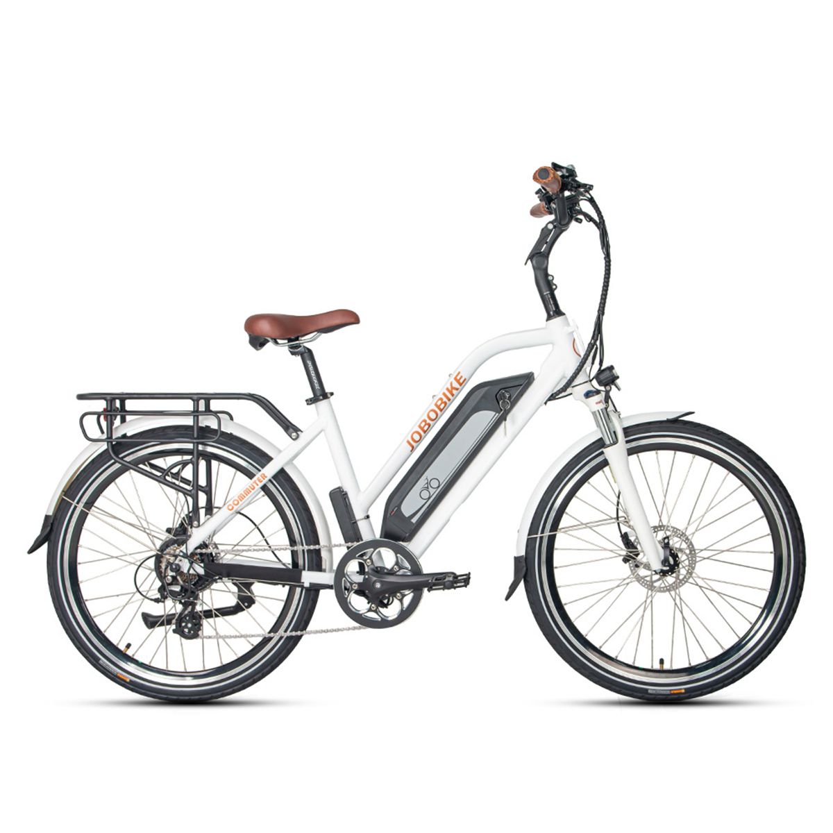 Weißes E-Bike mit braunem Sattel und Lenker. Akku am Rahmen. JOBOBIKE-Logo sichtbar.