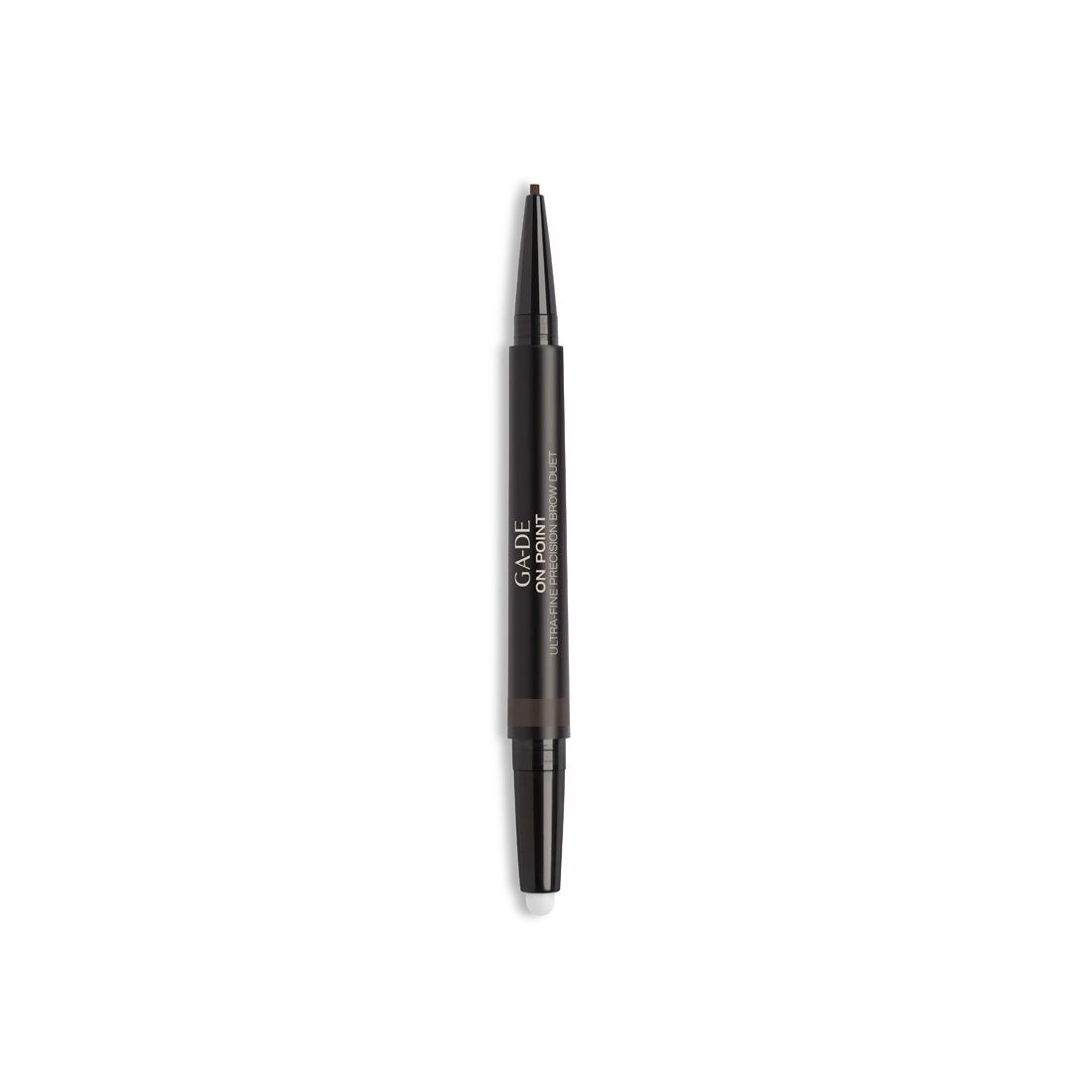 Doppelstift Ga-De On Point. Dunkelbrauner Stift mit zwei Enden. Ein Ende ist ein Augenbrauenstift, das andere ein Bürstchen.