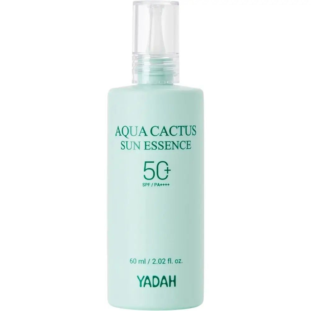 Hellgrüne Flasche mit transparentem Deckel. Aufschrift: Aqua Cactus Sun Essence 50. Text: 60 ml / 2.02 fl. oz. YADAH.