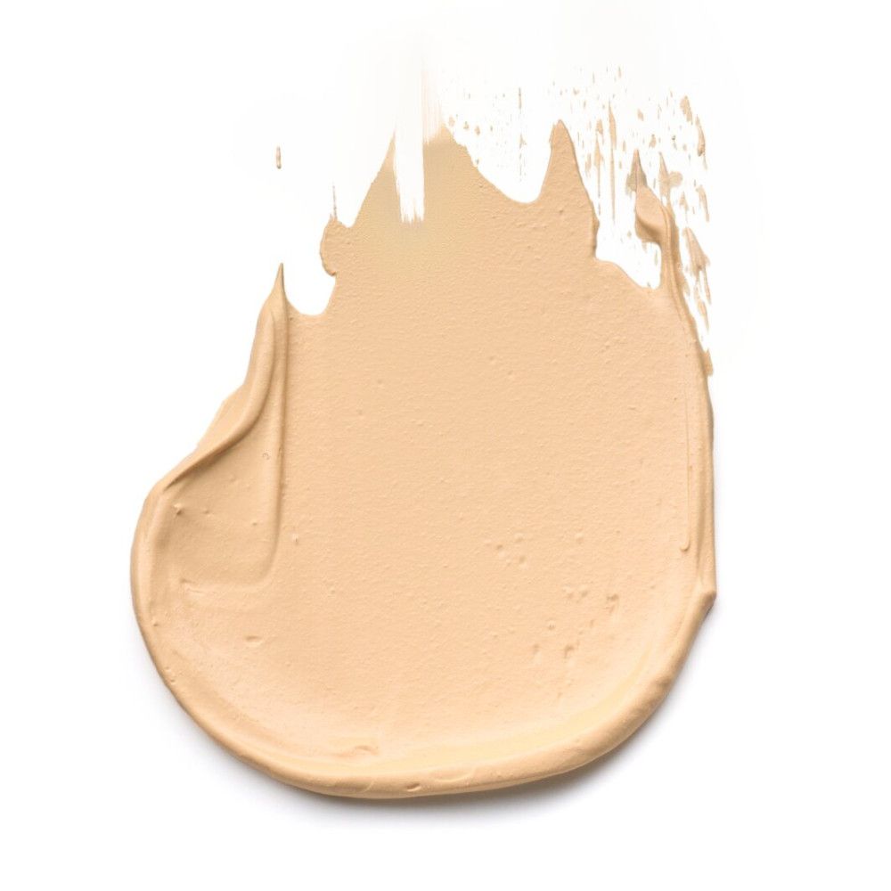 Foundation-Swatches auf weißem Hintergrund. Helle, cremige Textur. Farbton.