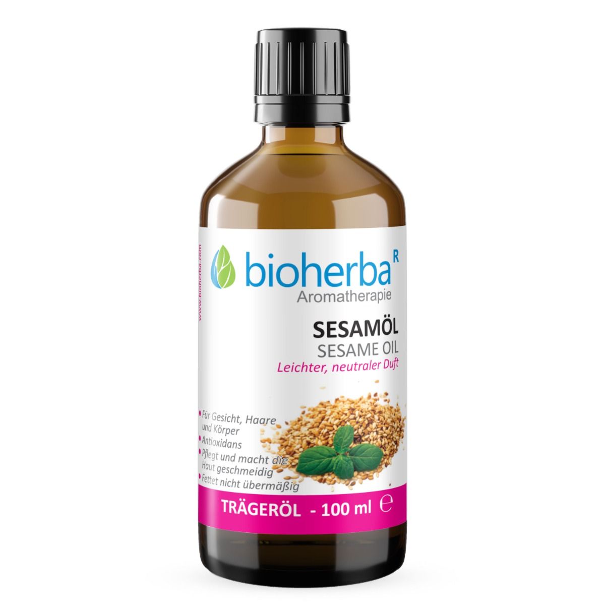 Braune Glasflasche mit schwarzem Deckel. Etikett mit Produktname, Logo und Sesam-Illustration. Rosafarbener Streifen mit Text.