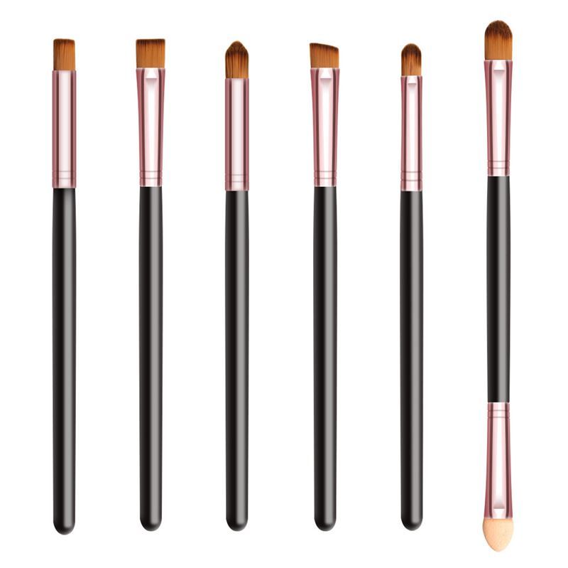 Set von sechs schwarzen Make-up-Pinsel mit roségoldenen Hülsen. Verschiedene Pinselformen für Lidschatten.