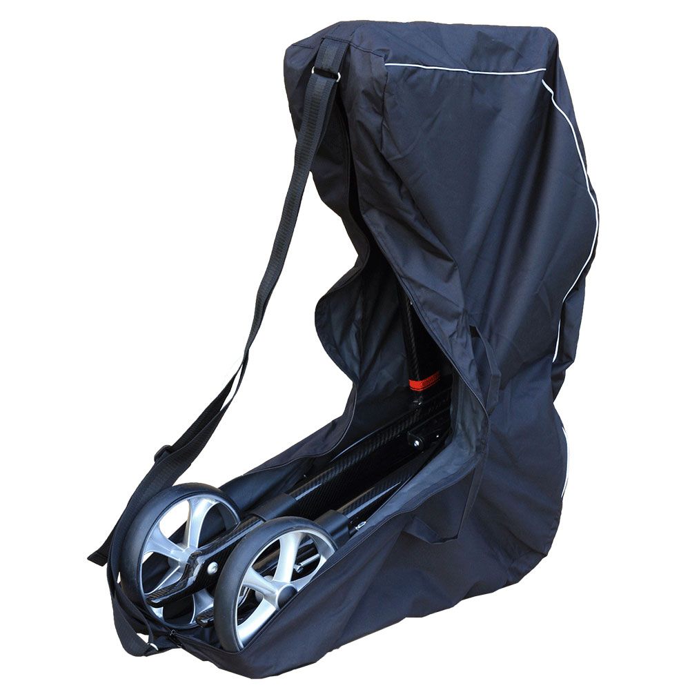 Schwarze Transporttasche, teilweise geöffnet. Rollator sichtbar. Weiße Zierleiste.