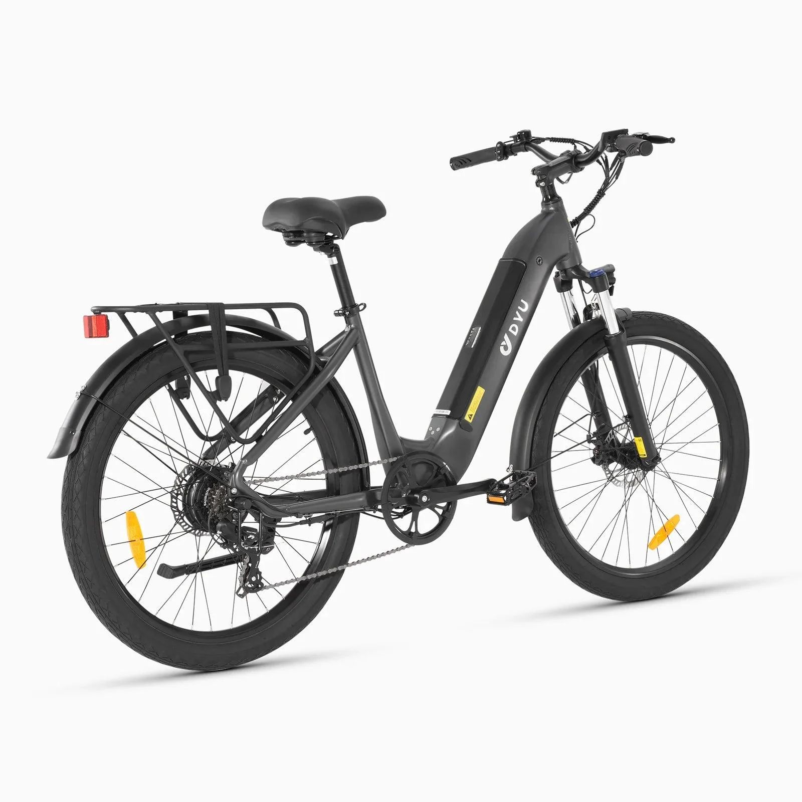Graues Elektrofahrrad DYU C1. Schwarze Reifen, Gepäckträger, Schutzbleche. Gelbe Reflektoren. DYU-Logo.