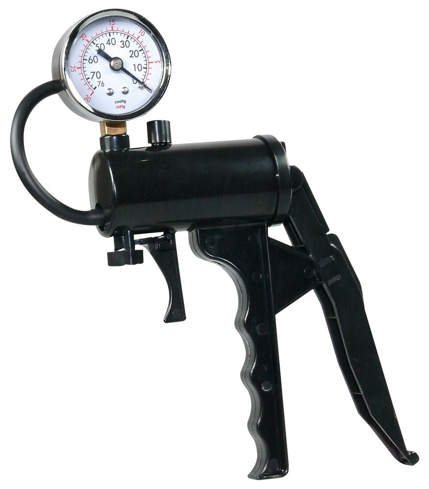 Schwarze Pumpe mit Griff und Manometer. Ein Schlauch verbindet das Manometer mit der Pumpe.