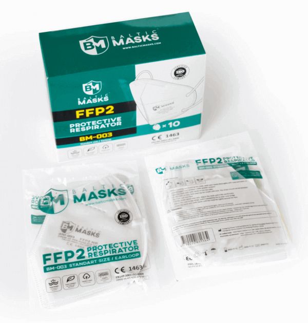 FFP2-Atemschutzmasken in Einzelverpackungen und grüne Verpackung. Auf der Verpackung steht "BALTIC MASKS" und "FFP2".