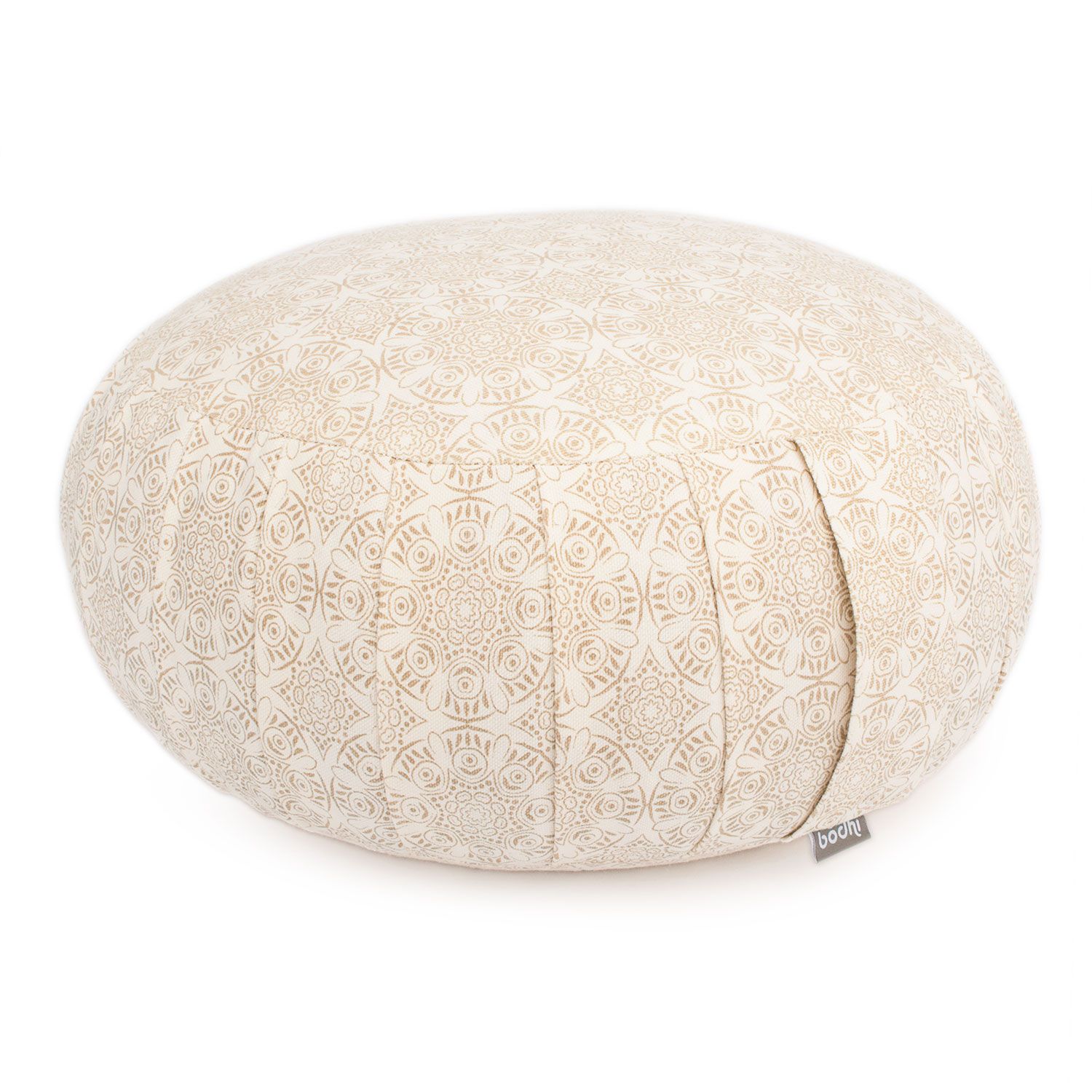 Rundes Zafu-Kissen. Beige mit Muster. Bodhi-Etikett. Auf weißem Hintergrund.
